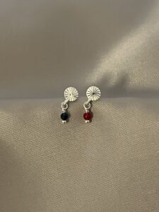 Studenter runde ørestikker – sølv Studenter runde ørestikker – sølv Øreringe